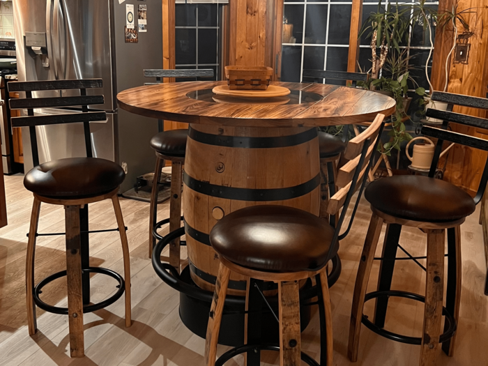http://1stchoicefurnituredirect.com/cdn/shop/files/william-sheppee-usa-shooter-s-bar-whiskey-barrel-42-bar-height-comes-with-5-leather-barstools-40340824293677.png?v=1702665216